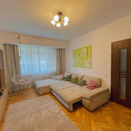 Relax Old Town Apartment Oradea Zewnętrze zdjęcie