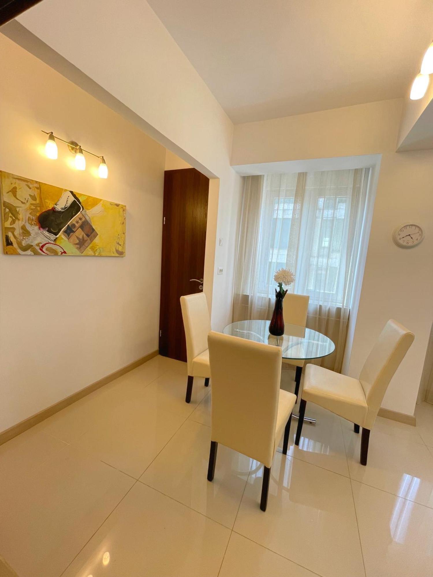 Relax Old Town Apartment Oradea Zewnętrze zdjęcie